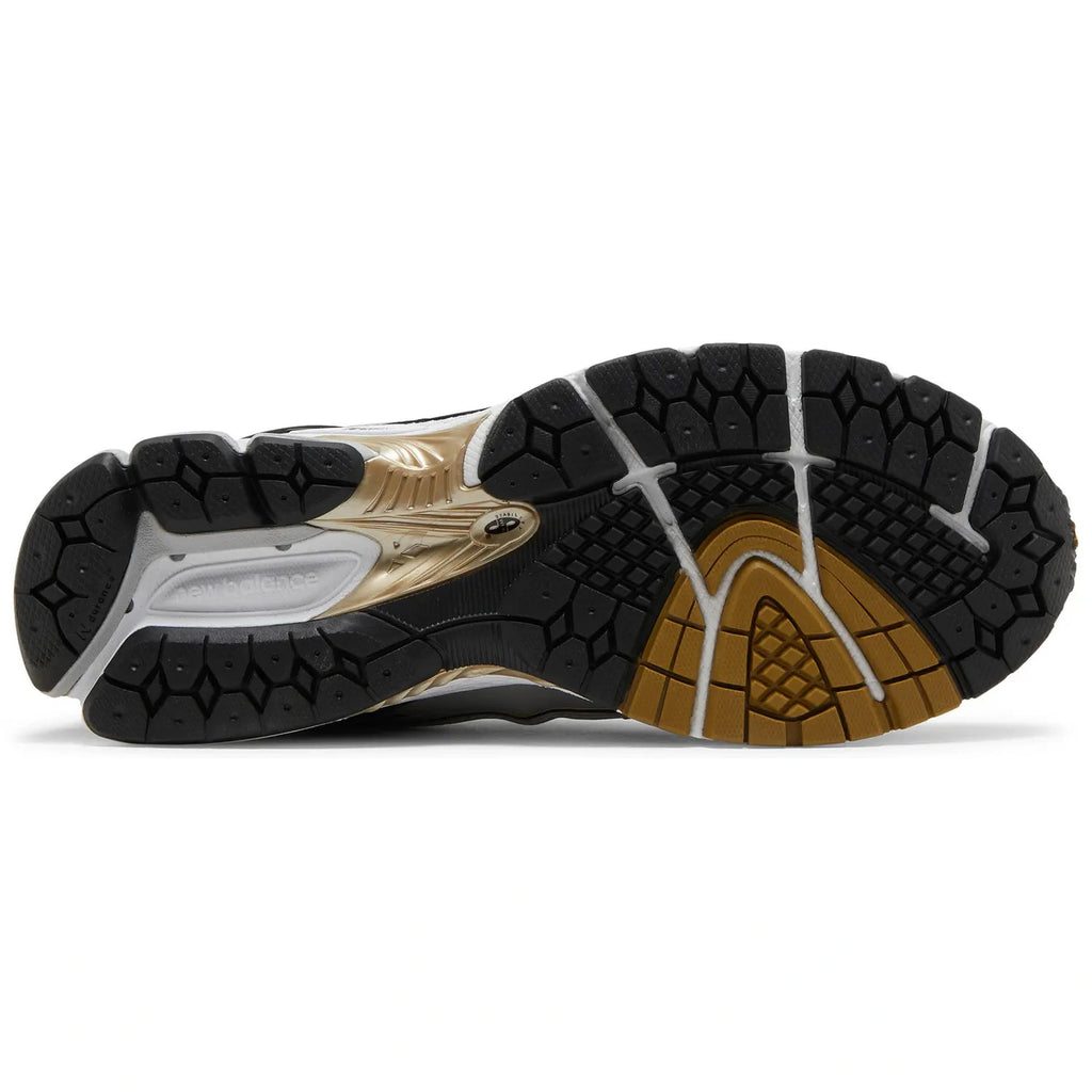 New Balance 1906R Metallic Silver Gold