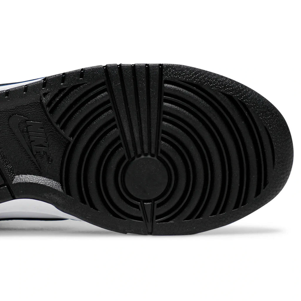 Nike Dunk Low Black White "Panda"