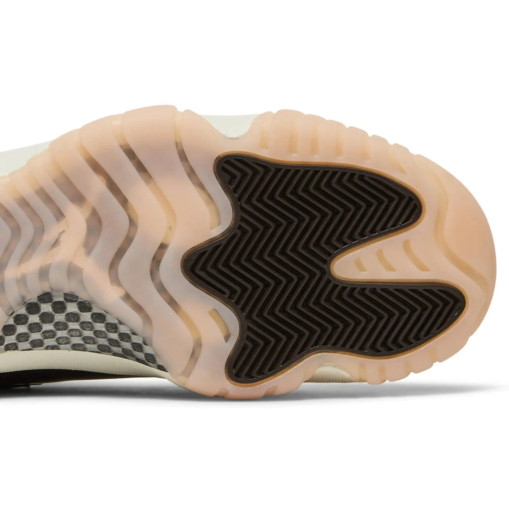 Jordan 11 Retro W Neapolitan